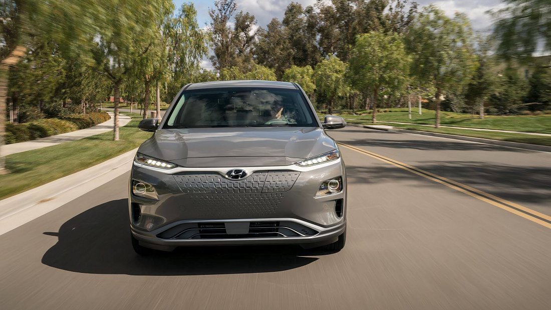 Hyundai Kona Electric Standard Range (2018-2019) передняя часть, решетка радиатора, фары, бампер, экстерьер